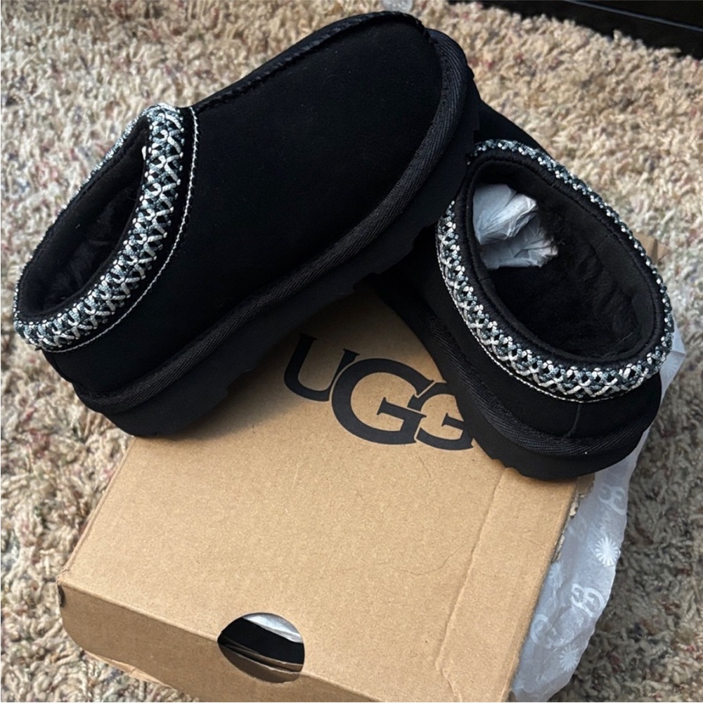 Toddler girl Ugg black Tasman 8T
